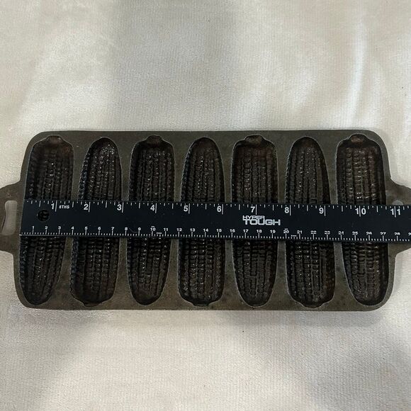 Cast Iron Cornbread Pan 7 Ear 26 Preowned Seasoned - Picture 6 of 9